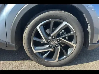 Photo 13 Toyota C-HR  2.0 Hybride 184ch Dynamic Ultimate E-CVT