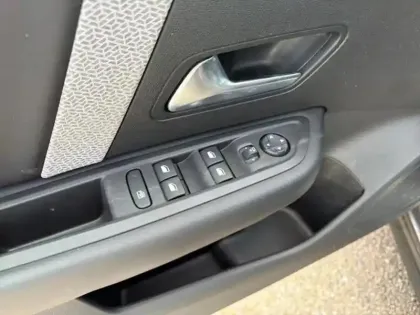 Photo 11 Citroën C4  X 1.2 PureTech 130ch S&S MAX Automatique