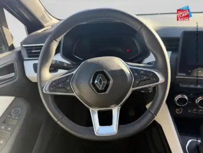 Photo 11 Renault Clio  1.6 E-Tech hybride 145ch Techno