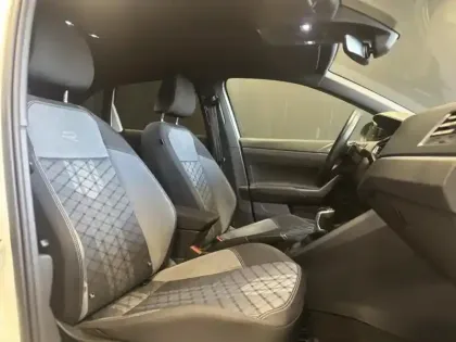 Photo 12 Volkswagen Taigo  1.5 TSI 150ch R-Line DSG7