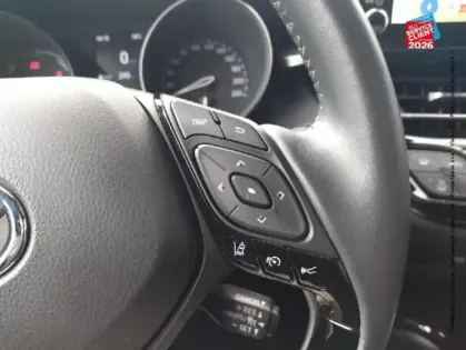 Photo 11 Toyota C-HR  2.0 Hybride 184ch Design Ultimate E-CVT