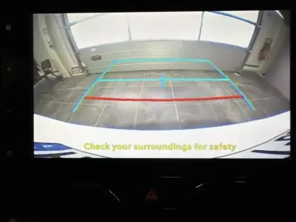 Photo 8 Toyota Yaris  120 VVT-i Dynamic Business 5p MC24