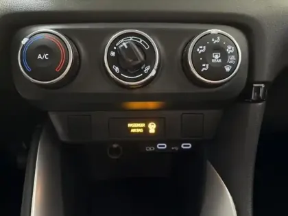 Photo 10 Toyota Yaris  120 VVT-i Dynamic Business 5p MC24