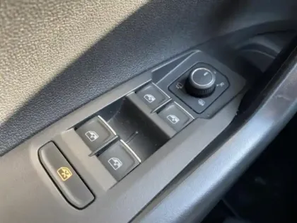 Photo 11 Volkswagen Taigo  1.0 TSI 116ch R-Line Edition DSG7