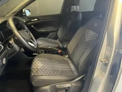 Photo 10 Volkswagen T-cross  1.0 TSI 116ch R-Line Edition DSG7