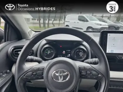 Photo 12 Toyota Yaris  116h Iconic 5p MY22