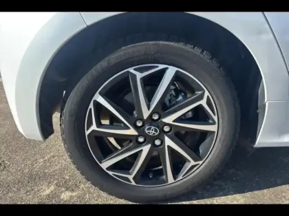 Photo 12 Toyota Yaris  116h Design 5p MY22