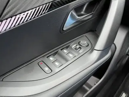 Photo 12 Peugeot 2008  1.2 Hybrid 145ch Allure e-DCS6