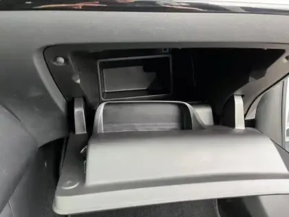 Photo 10 Peugeot 2008  1.2 Hybrid 145ch Allure e-DCS6