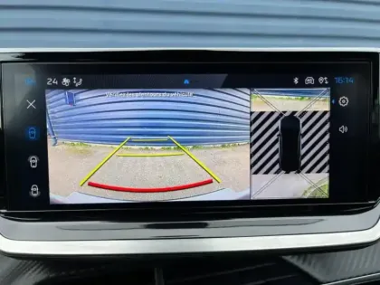 Photo 14 Peugeot 2008  1.2 Hybrid 145ch Allure e-DCS6