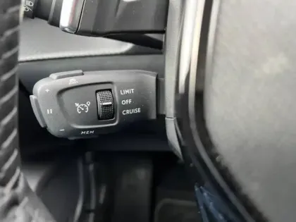 Photo 13 Peugeot 2008  1.2 Hybrid 145ch Allure e-DCS6