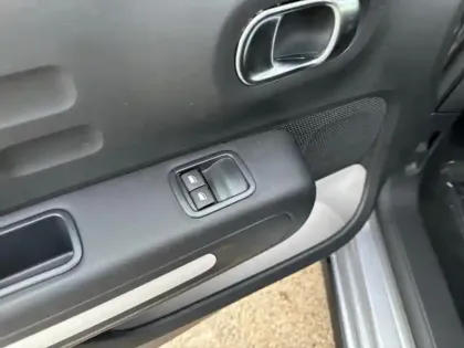 Photo 8 Citroën C3  1.2 PureTech 83ch S&S YOU