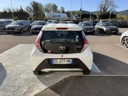Photo 5 Toyota Aygo  1.0 VVT-i 69ch x-play 5p