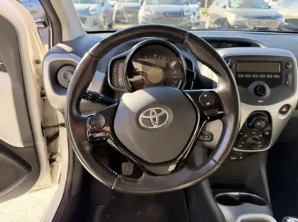 Photo 13 Toyota Aygo  1.0 VVT-i 69ch x-play 5p