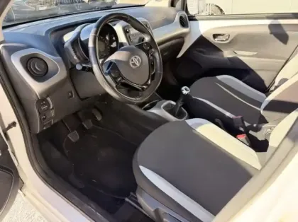 Photo 11 Toyota Aygo  1.0 VVT-i 69ch x-play 5p