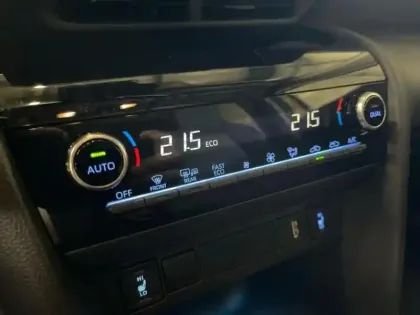 Photo 13 Toyota Yaris  Cross 116h Collection MY22