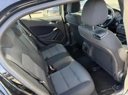 Photo 8 Mercedes GLA  180 Intuition