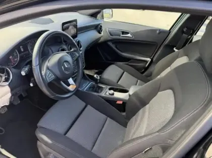 Photo 6 Mercedes GLA  180 Intuition