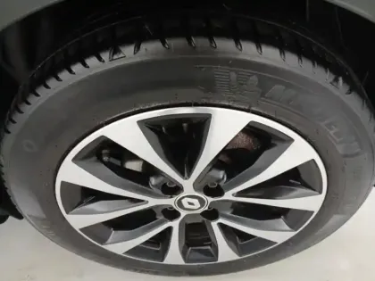 Photo 9 Renault Clio  1.6 E-Tech hybride 140ch Intens -21N