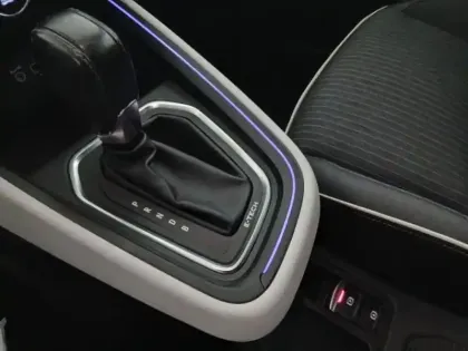 Photo 14 Renault Clio  1.6 E-Tech hybride 140ch Intens -21N