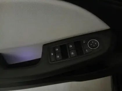 Photo 12 Renault Clio  1.6 E-Tech hybride 140ch Intens -21N