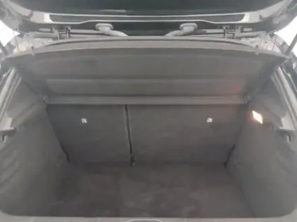 Photo 8 Renault Clio  1.6 E-Tech hybride 140ch Intens -21N