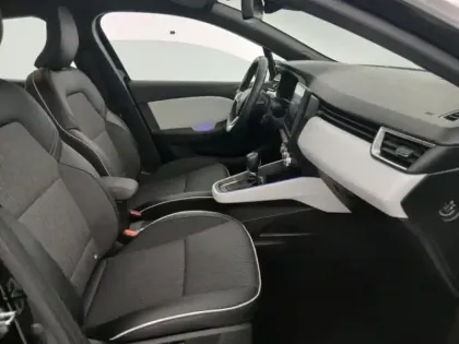 Photo 6 Renault Clio  1.6 E-Tech hybride 140ch Intens -21N