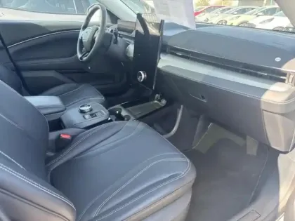 Photo 10 Ford Mustang Gén. I Ph1 NG Mach-E 5