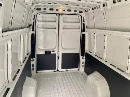 Photo 11 Peugeot Boxer  Fg 435 L4H3 2.2 BlueHDi S&S 140ch Asphalt