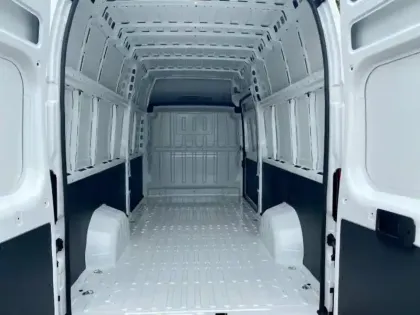 Photo 8 Peugeot Boxer  Fg 435 L4H3 2.2 BlueHDi S&S 140ch Asphalt