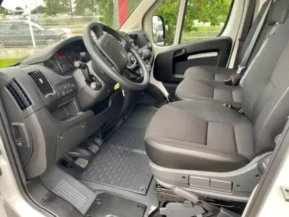 Photo 14 Peugeot Boxer  Fg 435 L4H3 2.2 BlueHDi S&S 140ch Asphalt