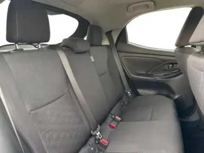 Photo 11 Toyota Yaris  116h Design 5p MC24