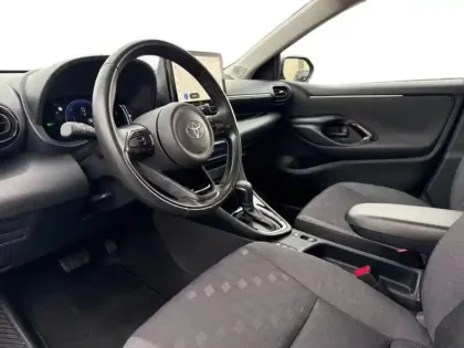 Photo 8 Toyota Yaris  116h Design 5p MC24