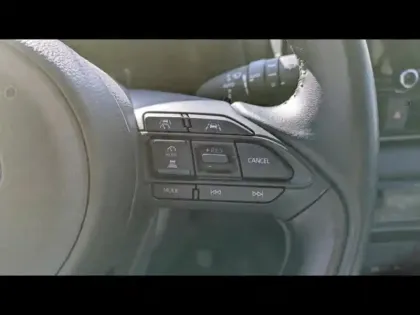 Photo 11 Toyota Yaris  116h Design 5p MC24