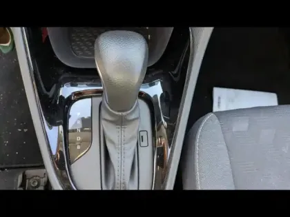 Photo 14 Toyota Yaris  116h Design 5p MC24