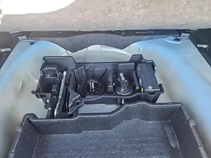 Photo 11 Peugeot 2008  1.2 Hybrid 136ch GT e-DCS6