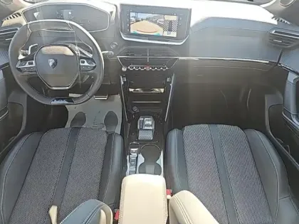 Photo 7 Peugeot 2008  1.2 Hybrid 136ch GT e-DCS6