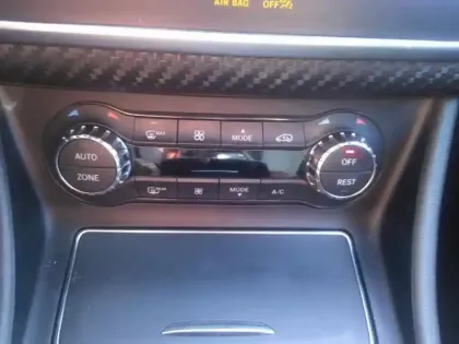 Photo 11 Mercedes Classe A  200 d Fascination 7G-DCT