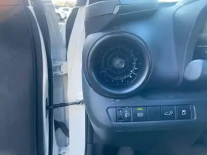 Photo 10 Toyota C-HR  2.0 Hybride 200ch Design NG23