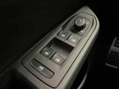 Photo 7 Volkswagen Golf  1.0 TSI OPF 110ch Active