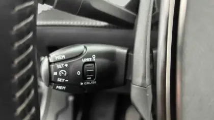 Photo 15 Peugeot 2008  PureTech 100 S&S BVM6