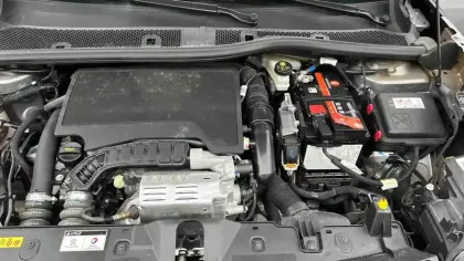 Photo 23 Peugeot 2008  PureTech 100 S&S BVM6