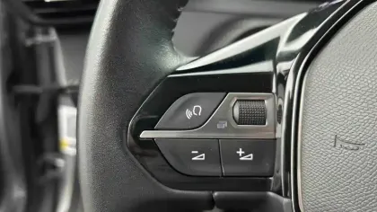 Photo 13 Peugeot 2008  PureTech 100 S&S BVM6