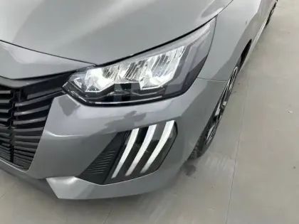 Photo 15 Peugeot 208  PureTech 100 S&S BVM6