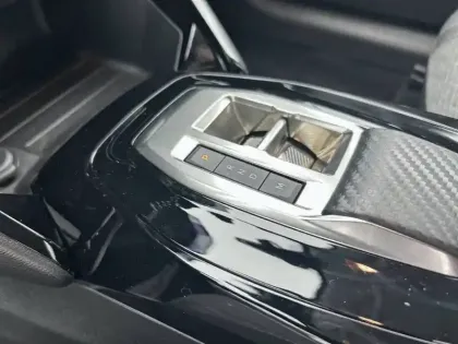 Photo 13 Peugeot 208  Hybrid 100 e-DCS6