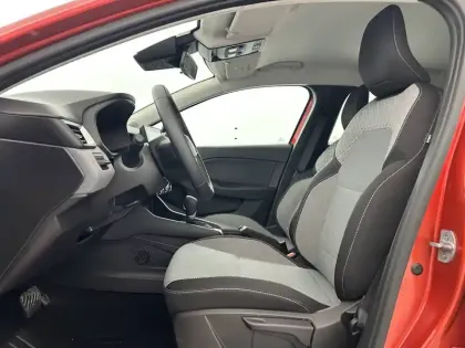 Photo 6 Renault Clio  E-Tech full hybrid 145 ch GSR2