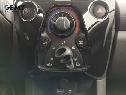 Photo 16 Peugeot 108  VTi 72ch S&S BVM5