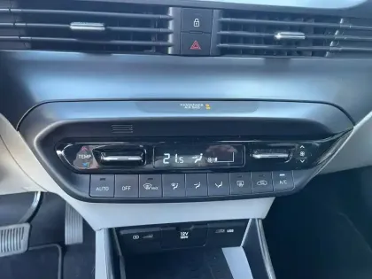 Photo 21 Hyundai I20  1.0 T-GDi 100 DCT-7 Hybrid 48V