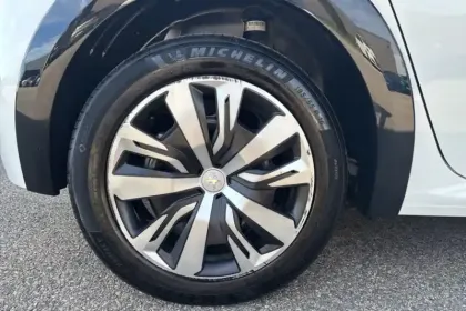 Photo 13 Peugeot 208  Electrique 50 kWh 136ch