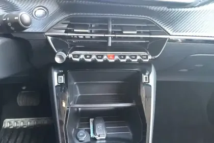 Photo 20 Peugeot 208  Electrique 50 kWh 136ch